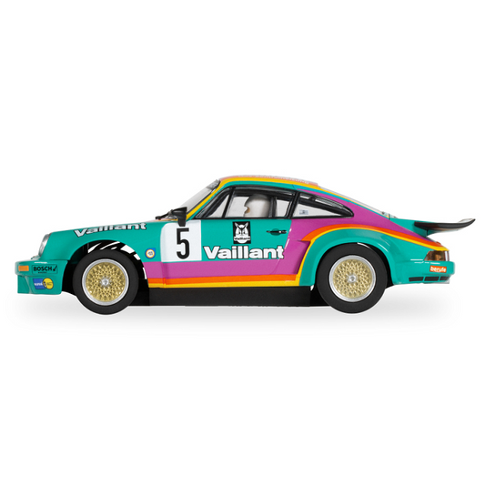 SCALEXTRIC Porsche 911 3.0 RSR Vaillant - C4439