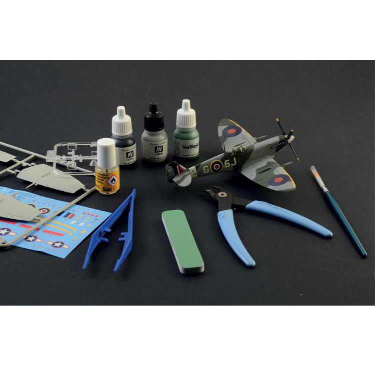 ITALERI Supermarine Spitfire Mk. IX Starter Set 1:72 - 72007
