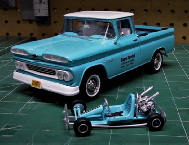AMT 1960 Chevy Custom Fleetside Pickup w/ Go-Kart 1:25 - AMT1063