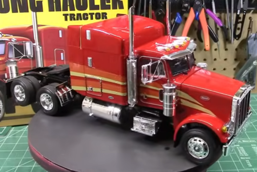 AMT Peterbilt 378 Long Hauler Semi 1:24 - AMT1169