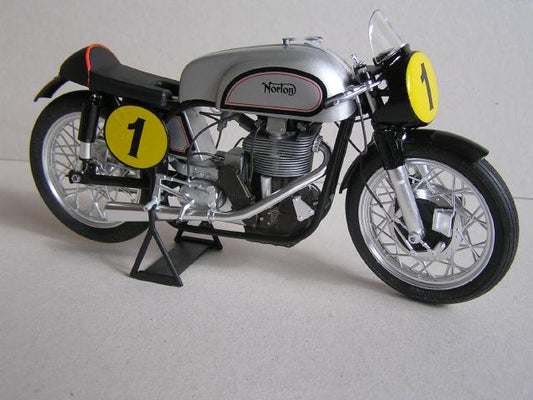 ITALERI 1951 Norton Manx 500CC 1:9 - 4602S