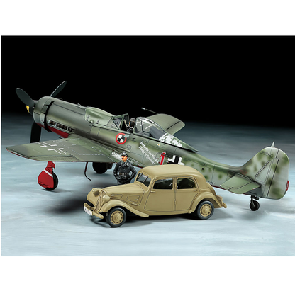 TAMIYA Focke-Wulf FW190 D-9 JV44 w/ Citroen Traction 11CV Staff Car 1:48 - 25213