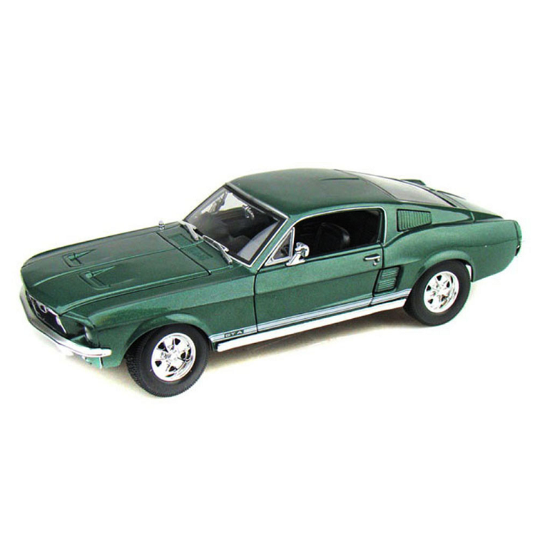 MAISTO 1967 Ford Mustang Fastback Green 1:18 - 31166GRN