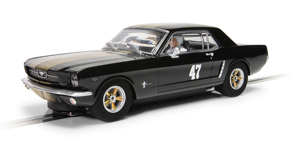 SCALEXTRIC 1966 Ford Mustang Black and Gold - C4405