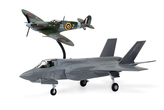 AIRFIX Supermarine Spitfire & F-35B Lighting II - Then and Now Gift Set 1:72 - A50190