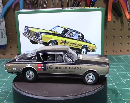 AMT 1966 Plymouth Barracuda Hemi Under Glass 1:25 - AMT1153