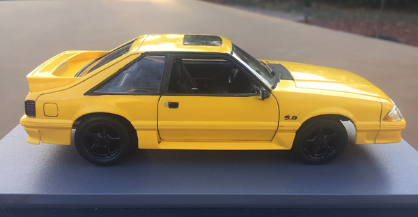 AMT 1988 Ford Mustang GT 2T 1:25 - AMT1216
