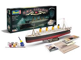 REVELL 100th Anniv. HMS Titanic Gift Set 1:400 - 05715