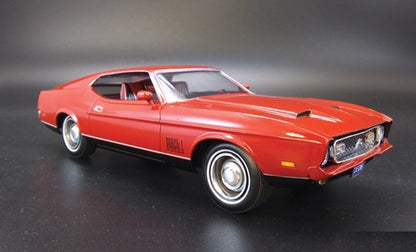 AMT 1971 Ford Mustang Mach I James Bond Edition 1:25 - AMT1187M