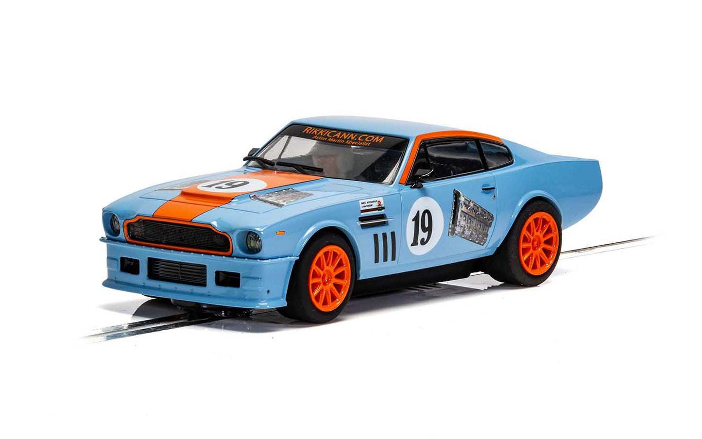 SCALEXTRIC Aston Martin V8 Gulf Edition Rikki Cann Racing - C4209