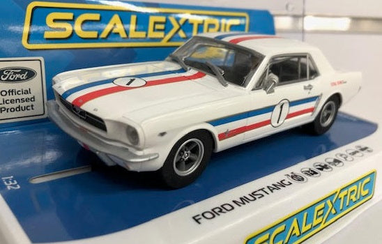 SCALEXTRIC 1965 Ford Mustang ATCC Geoghegan - C4364