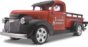 REVELL 41 CHEVY PICKUP 2N1 1/24 - 85-7202