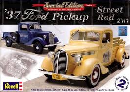 REVELL 37 FORD PICK UP STREET ROD 1:25 - 7208