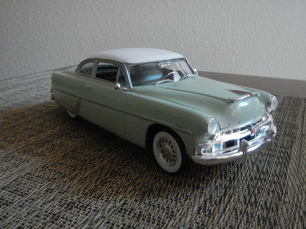 MOEBIUS 1954 Hudson Hornet Coupe 1:25 - MOE1213